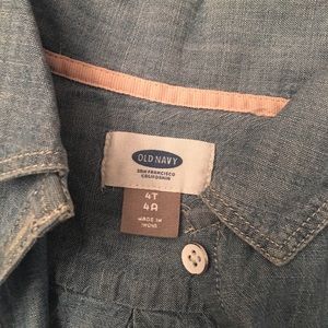 Old Navy Shirts & Tops - NEW! Old Navy Chambray Shirt Size 4 Old Navy Shirts & Tops - NEW! Old Navy Chambray Shirt Size 4